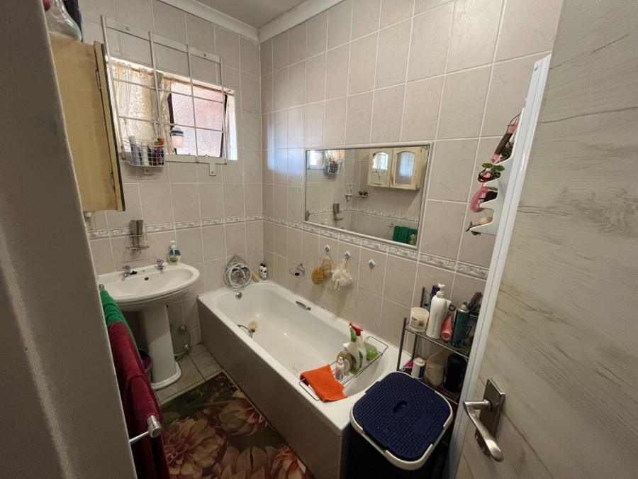 4 Bedroom Property for Sale in Geelhoutpark North West